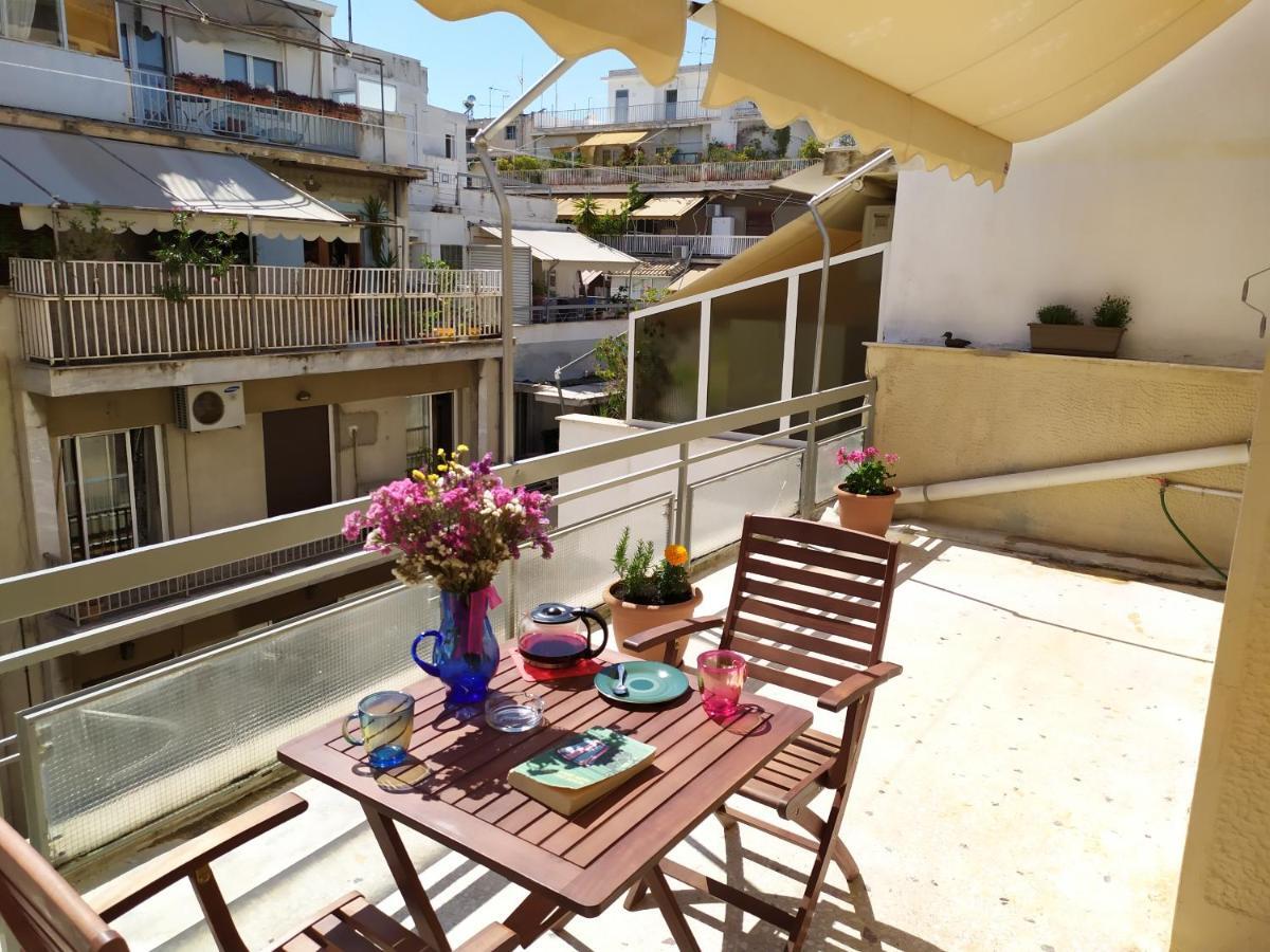 Renovated Apartment Close To Exarchia Square Atenas Exterior foto